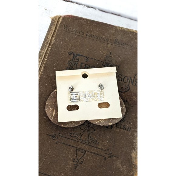 Vintage  large teardrop coconut wood pierced earrings handmade in the Philippine - Picture 3 of 5